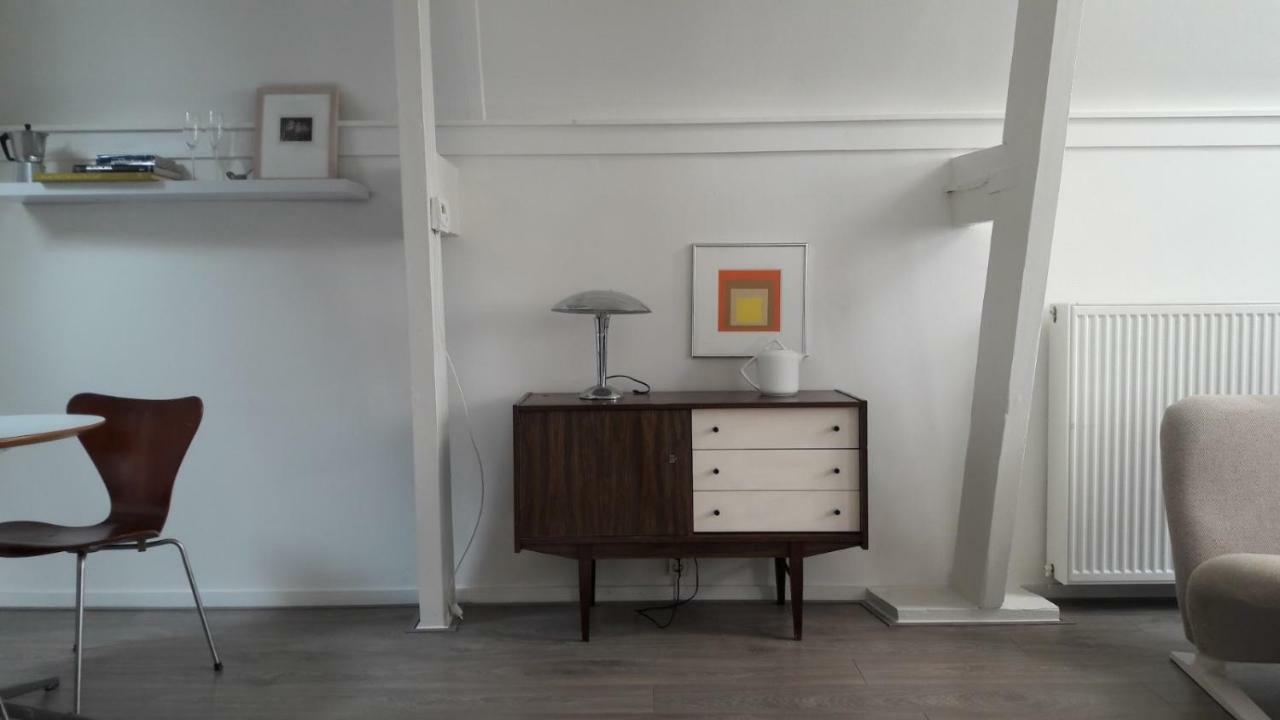 Apartamento Tiny Monumental House In Down Town Leiden Exterior foto